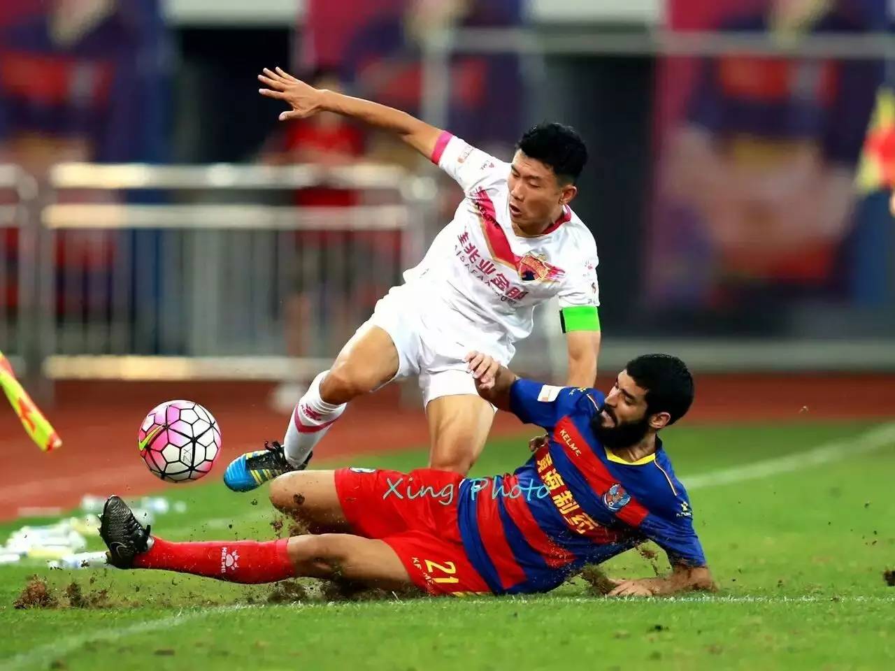 青岛黄海坚决击败重庆力帆，争取三分的简单介绍